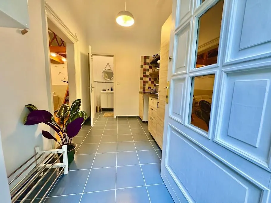 Almassy Residence-Modern Studio بودابست