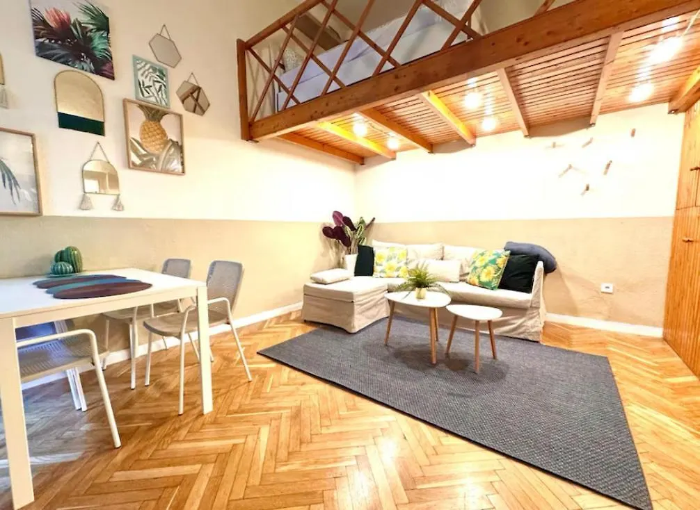Almassy Residence-Modern Studio بودابست